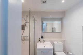 Y Nyth By Birch Stays , Sleeps 16 With A Hot Tub - Nefyn - 2