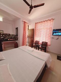 R Square Homestay - Dehradun - 0