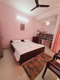 R Square Homestay - Dehradun - 7