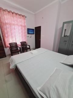 R Square Homestay - Dehradun - 6