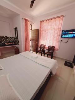 R Square Homestay - Dehradun - 3