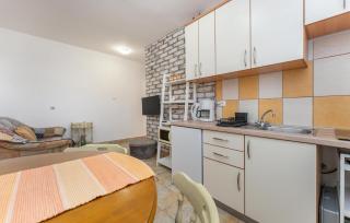 Apartment Pakostane Kraljice Jelene - Pakoštane - 1