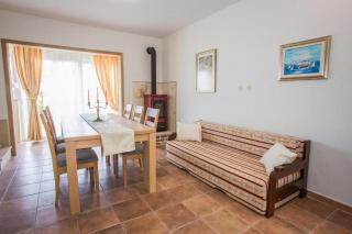 Scenic Two Bedroom Villa with Private Pool - Sutivan - 2