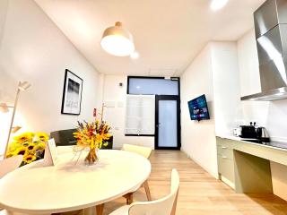 Valentia Modern and Comfortable Beachside Style - 7