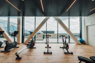 SKY21 LUX Stay with Pool, Gym, Spa & City Views - Luxemburg - 3