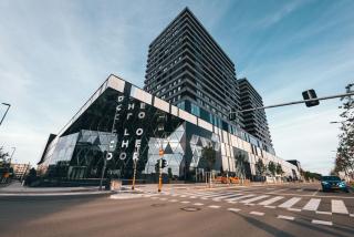 SKY21 LUX Stay with Pool, Gym, Spa & City Views - Luxemburg - 7