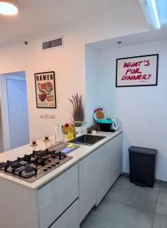 Mamad & Free Parking - Luxury 2BR in Tel Aviv with Saffe Room In Unit And Balcony - Prime location - - 1