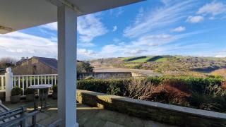 2 Steepfield, Bantham with estuary views - 5