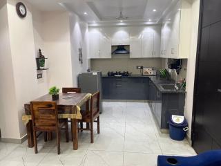 Modern Luxury Deecon Valley 2BHK Flats with Terrace View Near Neem Beach - Rishīkesh - 3