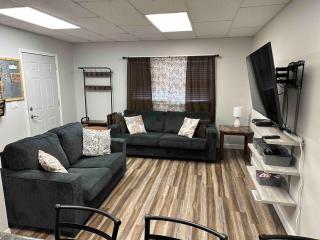 Cedar Rapids Getaway - 0