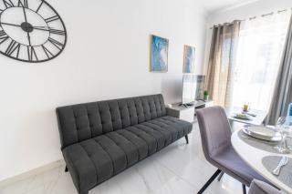 Sliema A25 - 5 mins walk to Valletta Ferry - Shopping Mall and Bay by QuickTrips - 3