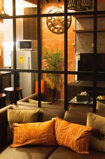 The Brick and Wood Suite Industrial Haven in Makati - Manila - 9