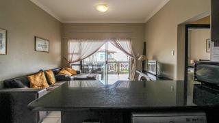 Topanga 51 - Uvongo Beach - 8
