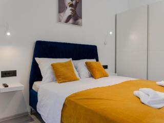 Elegant Oasis Villa with Pool,Jacuzzi and Relaxing Area - Kastel Novi - 4