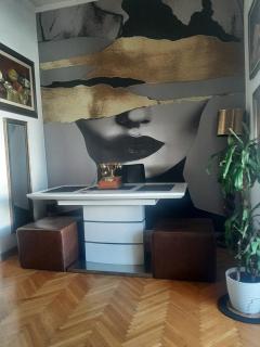 Stylish King Downtown - 4