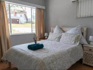 The Jbaynian Guesthouse - Jeffreys Bay - 6