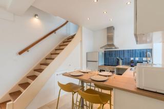 Maison 2 chambres avec petite cour, proche métro - 2