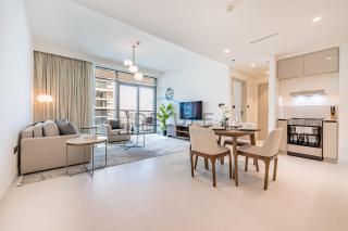 Dubai Harbour & Sea Views 1 BR Near Key Landmarks, Marina Vista T1, Emaar Beachfront by Deluxe Holiday Homes - 5