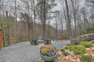 Fall into the Smokey Mountains Family and Pet Friendly Cabin A - 3