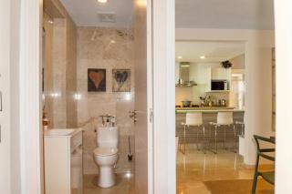 Modern Ground Level, 4 BR condo - Palm-Eagle Beach - 7