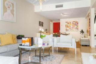 Modern Ground Level, 4 BR condo - Palm-Eagle Beach - 3