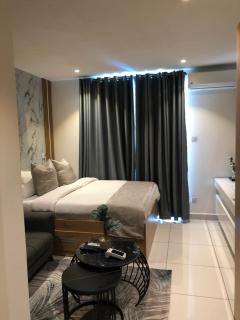 The studio suite, Embassy Garden - Accra - 5