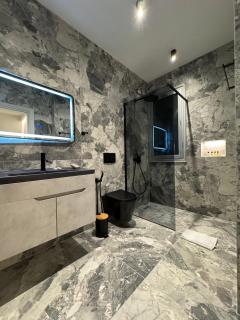 Alcazar Luxury Suites - Vlorë - 3