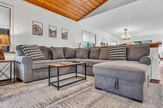 Tahoe Retreat with Decks and Separate Studio - 3