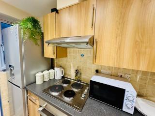 2 Double Bedrooms-Terraced home - 1