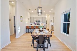 Stylish 3BR2BA Urban Retreat Near Lively Downtown - 3