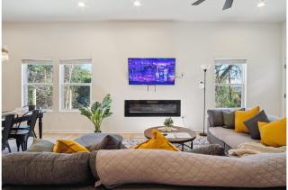 Blissful 5BR3BA Haven Near Riverwalk Downtown - 7