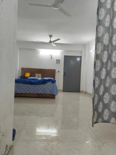 Suncity anantam studio apartment vrindavan - Vrindāvan - 3