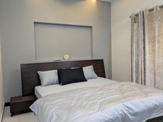 5 Marla Double Unit 3 Bedroom Luxury Furnished Villa - Rawalpindi - 7