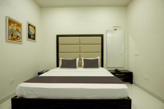 Super Collection O Ovel Hotel Grand - Ābādpura - 4