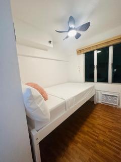 EDSA Cozy 3BR near MRT w Netflix and Karaoke Fun - Manila - 6