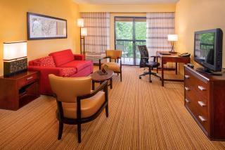 Courtyard by Marriott North Charleston Airport Coliseum - Charleston - 4