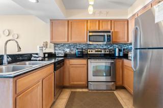 Malibu Pointe 902 - 2nd Row - Crescent Beach Section - 5