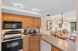 End Unit -First Floor and Close to The Lobby - Naples - 7