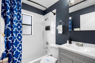 Outdoor Games, Firepit, King bed, BBQ Grill, Close to Downtown and attractions - Tampa - 2