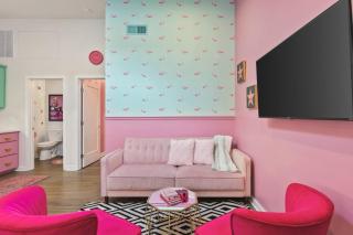 Barbie Dream Condo - Near Restaurants, Coffee and Bar - Nashville - 4