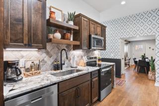 Chic and Cozy -Walk to Bars, Coffee, Restaurants - Nashville - 9