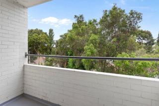 Cozy Claremont with dedicated carbay, FREE Wifi - 2