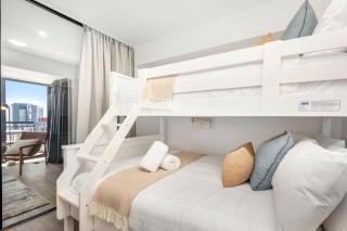 City Chic, Elegant 2BR apt with free parking - Perth - 1