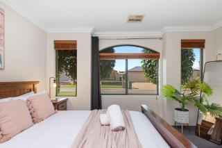 Serenity and Style, Your Ashby Getaway Awaits - 1