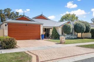 Serenity and Style, Your Ashby Getaway Awaits - 8