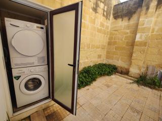 Stunning Central Sliema Apartment with Garden - Sliema - 2