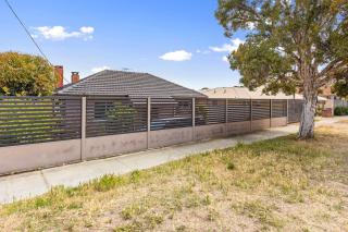 Sasha's Cottage on the Hill BBQ & Entertainment - 4