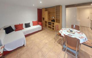1 Bedroom Amazing Home In Bléré - 3