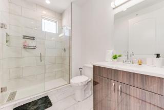 Cityscape 2BR I Parking I King Bed I Workspace - Dallas - 7