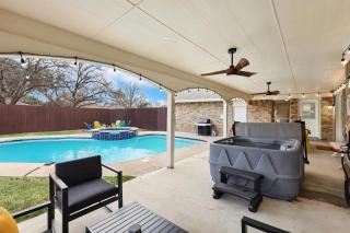 Best of Desoto 4BR, 3BA with Pool, HotTub, Cinema - 9